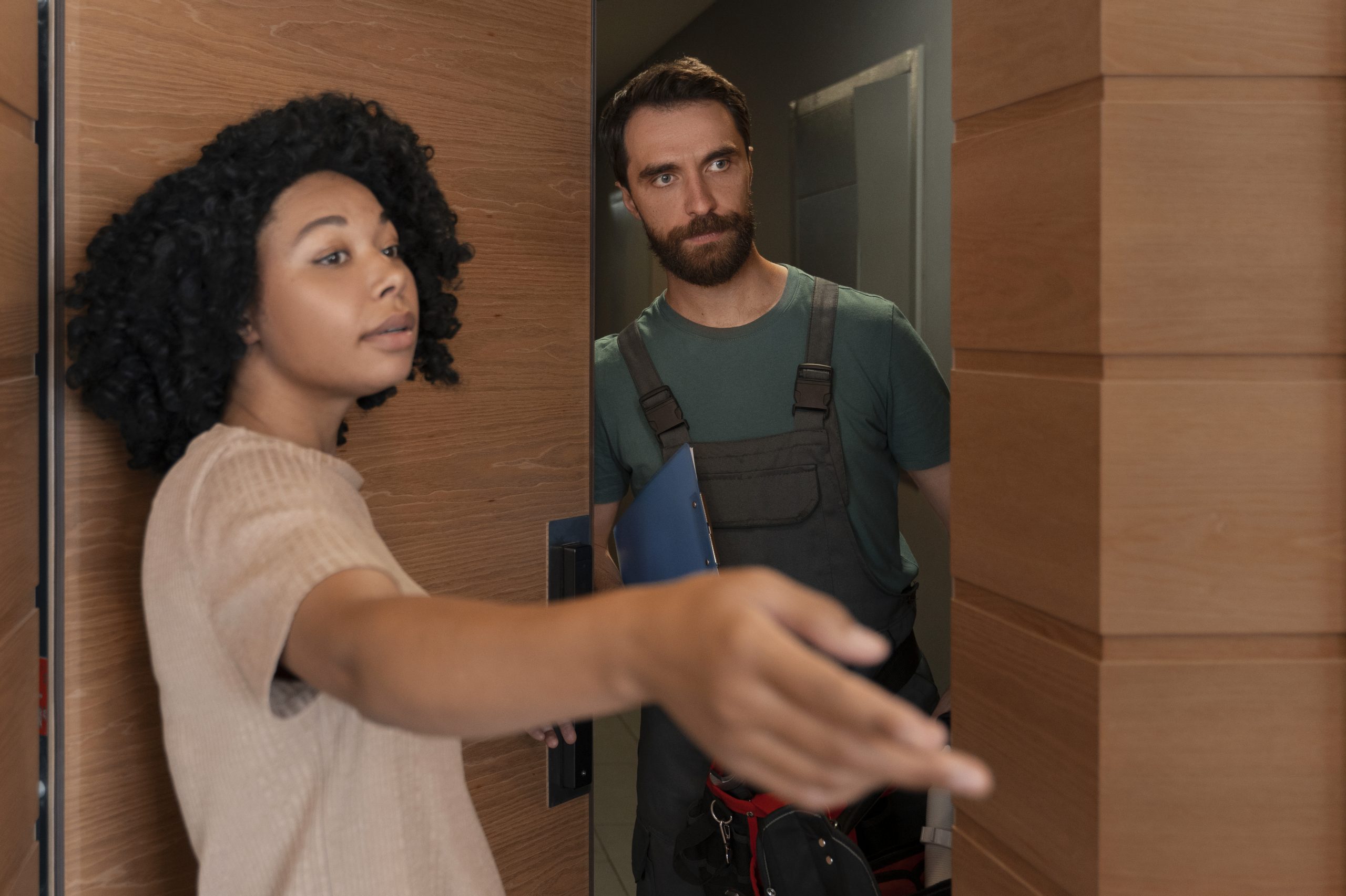 Comment Choisir le Meilleur Technicien pour la Réparation de Portes à Bruxelles